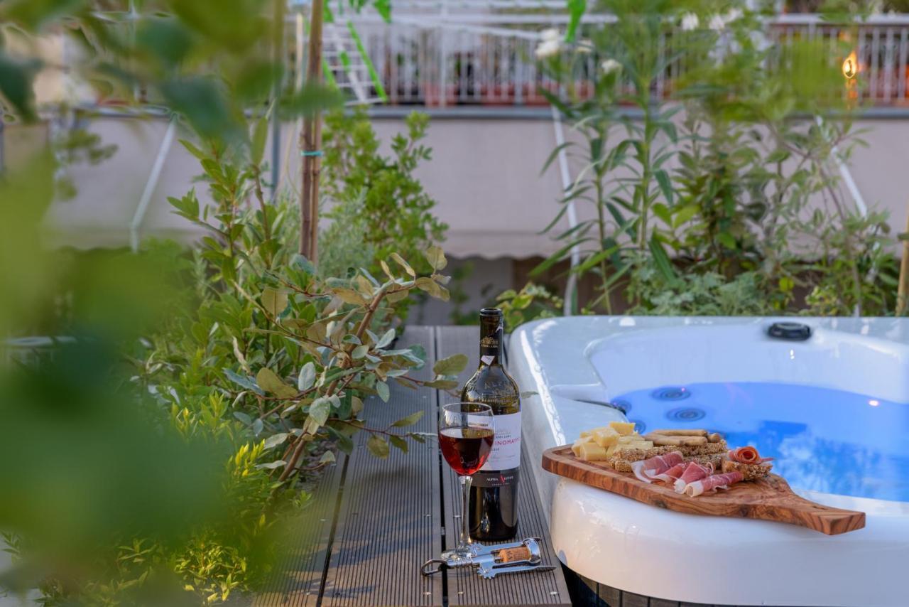 Meno Suite With Private Terrace - Jaccuzzi, Acropolis View Athen Eksteriør bilde